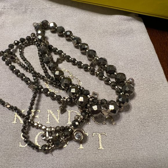 NWOT Kendra Scott Kennedy Stretch Bracelet in Pyrite - Picture 2 of 2